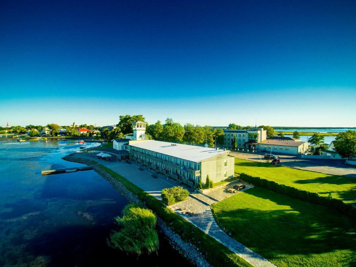 Hotel Promenaadi Haapsalu Exterior photo